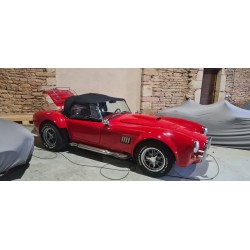 cobra classic Roadsters rouge V8 ford avec capote