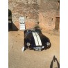cobra ERA peinture couleur bleu marine à  bandes blanches, V8 bigblock Ford Side oiler