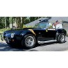 Ac Cobra 427   noire (réplique)  du constructeur américain  Everett-Morrsion , V8 Ford 392 ci , boite 5 mécanique