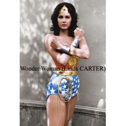 actrice Linda CARTER  dans son rôle de Wonder Woman , ambassadrice de la marque Kellison