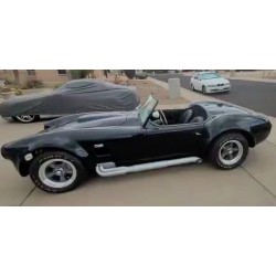Cobra Kellison noire V8 Ford 7 litres (429) , boite 5 Doug Nash taille droite .