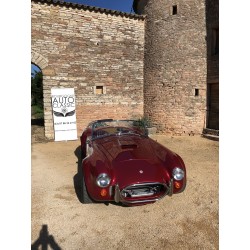 Cobra Everett-Morrison V8 Ford 7 litre (429-460ci ) boite 4, trais C4 aluminium , couleur cerise