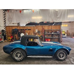 AC cobra 427  JCF couleur  bleu Gardsman ,  avec Hard Top Landau  à  vendre en france
