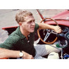 Steve McQueen au volant de sa cobra rouge FAM