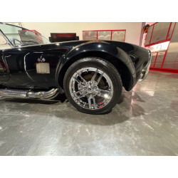 Cobra Everett-Morrison 427SC , V8 7,4 Litres, boite méca 6,  Suspensions Aluminium de Corvette C4