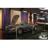 à vendre Shelby AC COBRA , de marque ARNTZ à moteur Ford V8 américain , chez bourgogne auto classic